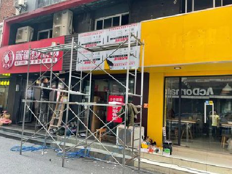 巫山制作广告招牌如何避免它发黄？